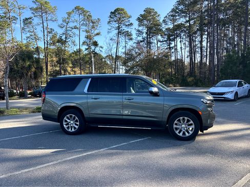 Used 2023 Chevrolet Suburban Premier image 20