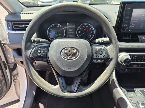 Used 2021 Toyota RAV4 XLE AWD/4WD image 12