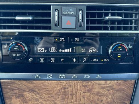 Used 2023 Nissan Armada SL w/ Captain's Chairs Package image 30
