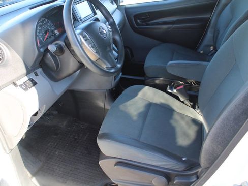 Used 2020 Nissan NV200 SV w/ Sliding Glass Door Package image 10