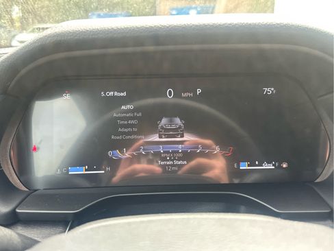 New 2025 Jeep Grand Cherokee Limited w/ Luxury Tech Group II AWD/4WD image 40