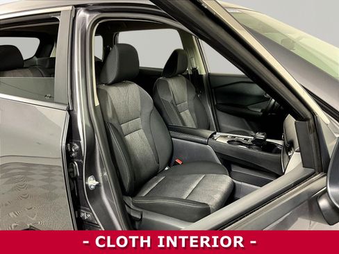Certified 2025 Nissan Rogue SV FWD image 27