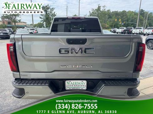 Used 2025 GMC Sierra 2500 Denali Ultimate w/ Max Trailering Package AWD/4WD image 7
