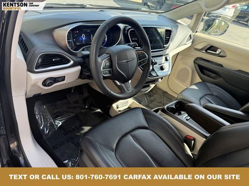 Used 2024 Chrysler Pacifica Select image 28