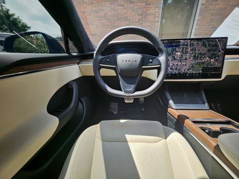 Used 2023 Tesla Model S Standard Range AWD/4WD image 4