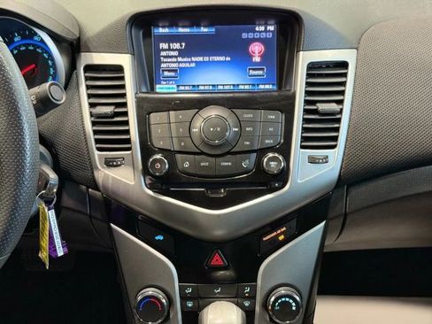 Used 2016 Chevrolet Cruze LT w/ Technology Package image 17