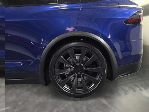 Used 2023 Tesla Model X AWD/4WD image 19