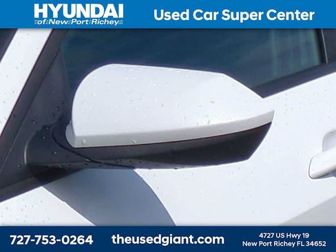 Used 2024 Hyundai Elantra SE FWD image 11