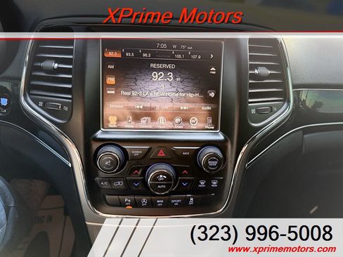 Used 2017 Jeep Grand Cherokee Trailhawk AWD/4WD image 24