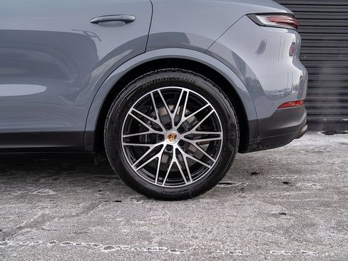 Certified 2025 Porsche Cayenne image 25