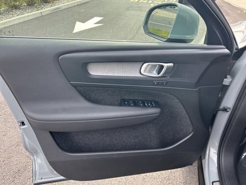 Certified 2025 Volvo XC40 B5 Core image 15