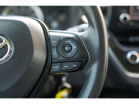 Used 2022 Toyota Corolla LE w/ Carpet Mat Package (TMS) FWD image 6