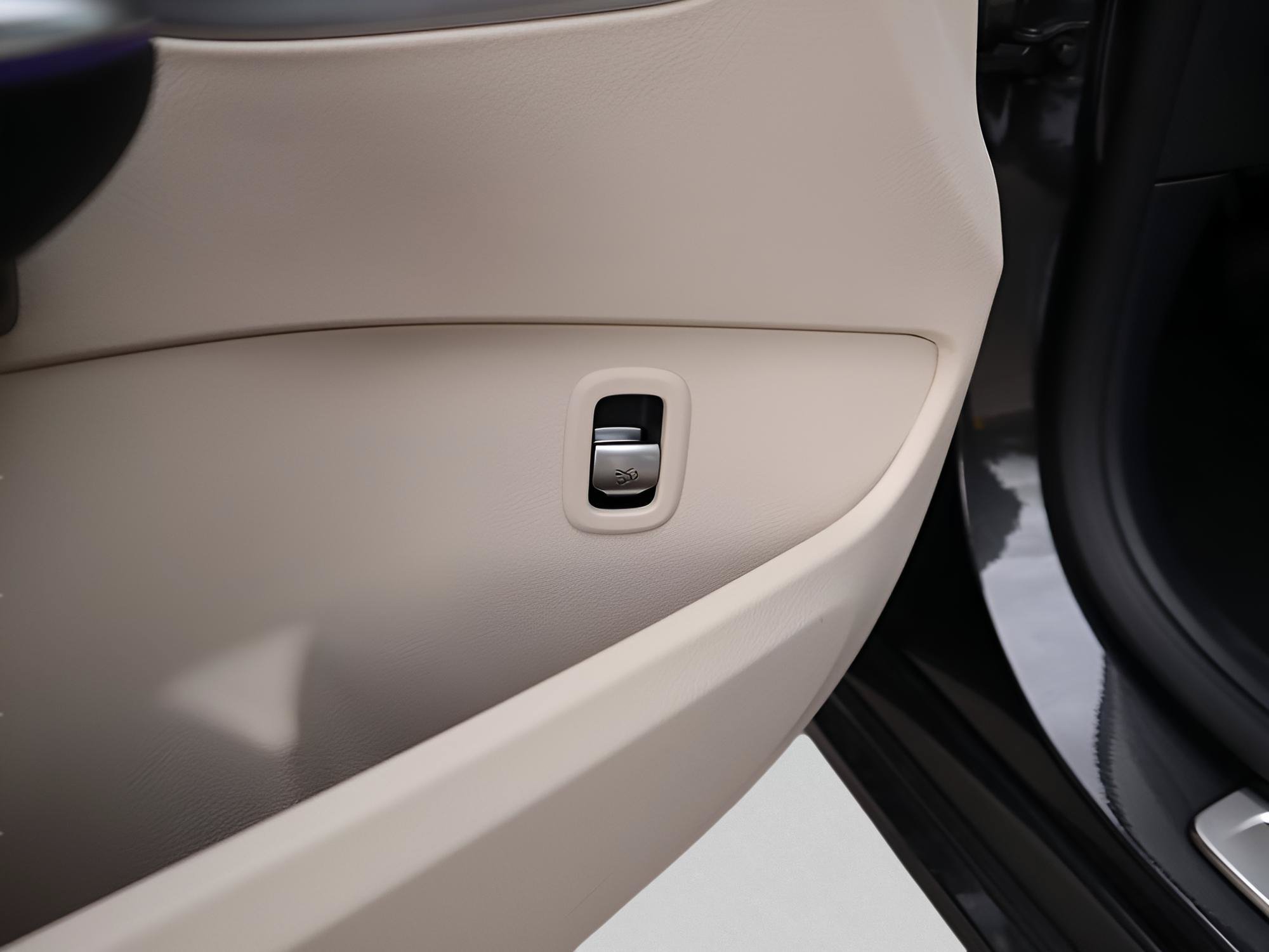 Certified 2026 Mercedes-Benz C 300 4MATIC Sedan image 27