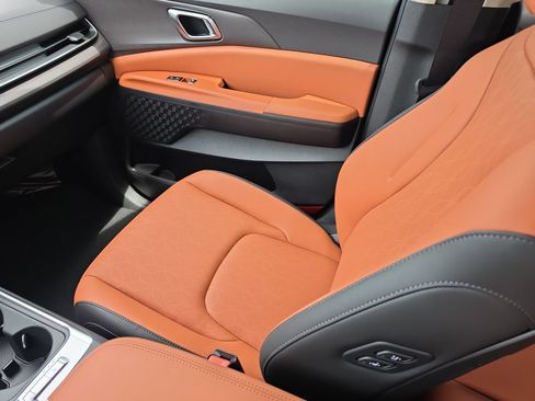 New 2026 Kia Carnival EX FWD image 16