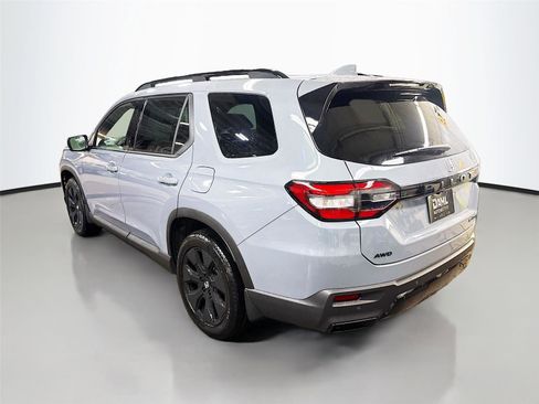 New 2026 Honda Pilot Black Edition image 9
