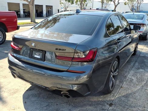 Used 2022 BMW 330i Sedan w/ M Sport Package image 11