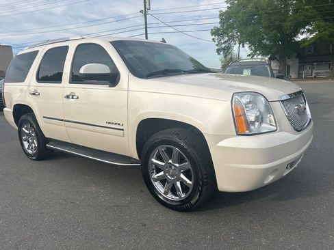 Used 2014 GMC Yukon Denali image 3