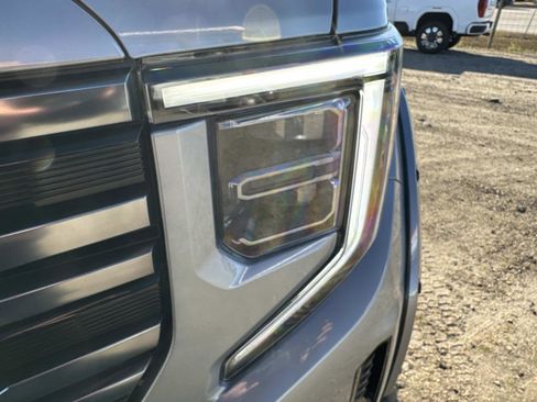New 2026 GMC Sierra 1500 AT4 w/ Technology Package image 9