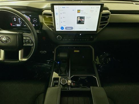 Used 2025 Toyota Tundra Limited image 27