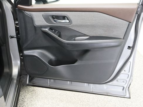 Used 2023 Nissan Rogue SV image 35