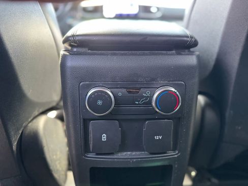 Used 2020 Ford Explorer XLT w/ Equipment Group 202A AWD/4WD image 15