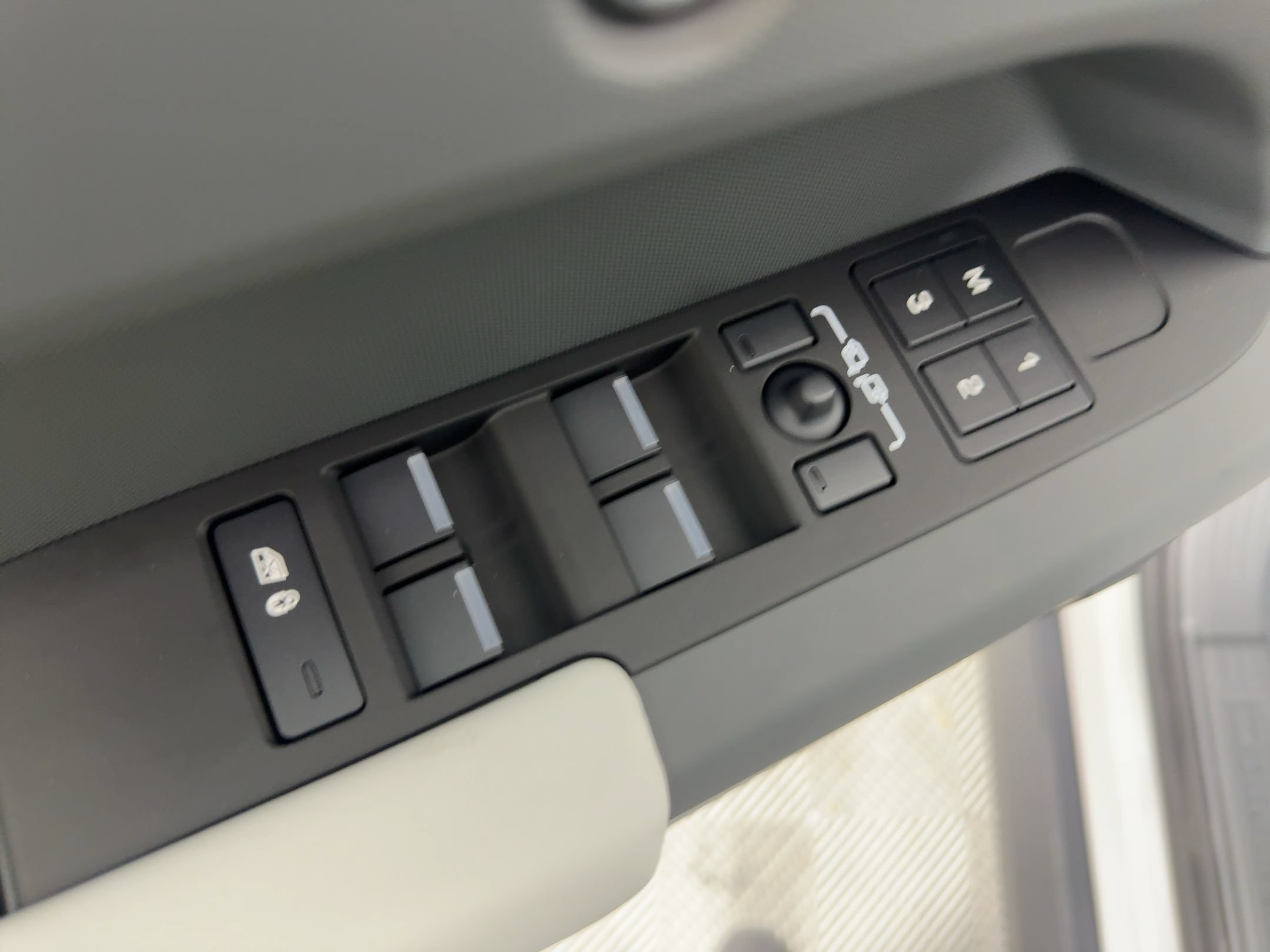 Used 2026 Land Rover Defender 110 S AWD/4WD image 12