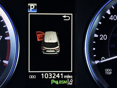 Used 2018 Toyota Highlander Limited image 12