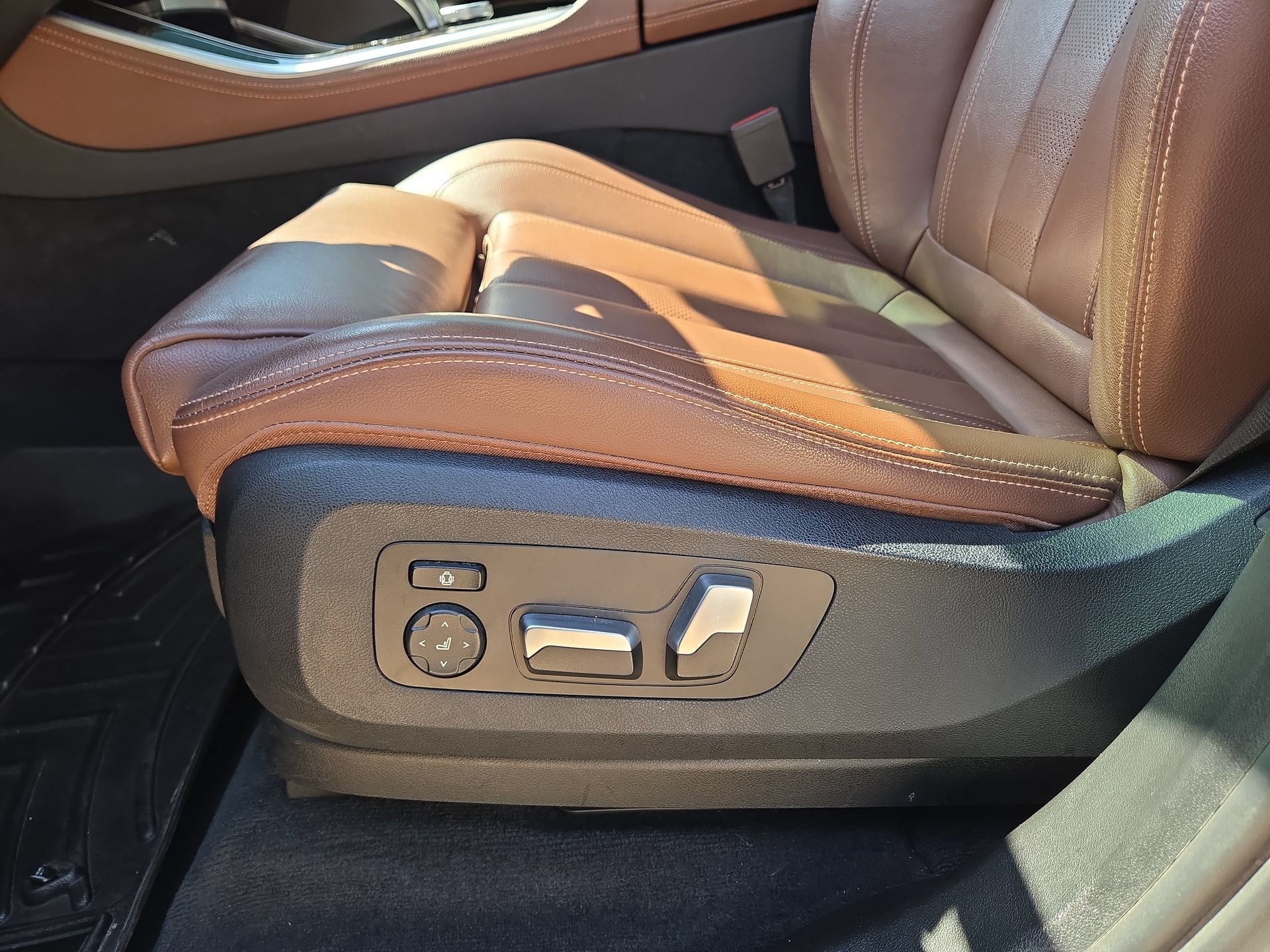 Used 2020 BMW X5 xDrive40i w/ Premium Package AWD/4WD image 17