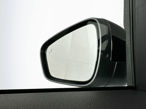 Used 2022 Ford Escape SE w/ SE Sport Appearance Package image 16