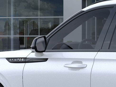 New 2026 Lincoln Aviator AWD image 20