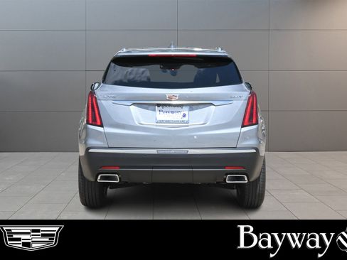 New 2025 Cadillac XT5 Luxury image 6