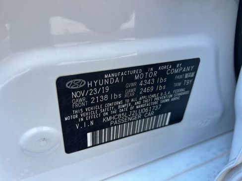 Used 2020 Hyundai Ioniq Limited image 27