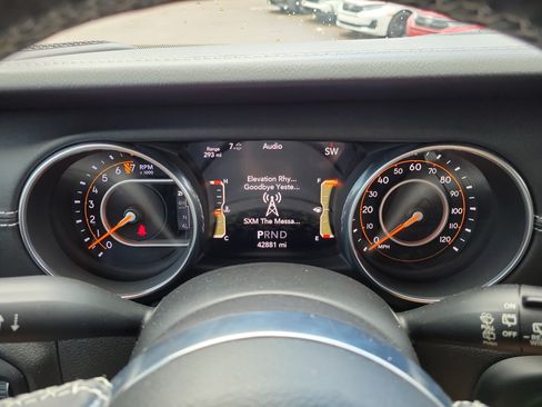 Used 2018 Jeep Wrangler Unlimited Sahara w/ Quick Order Package 24M Moab AWD/4WD image 28