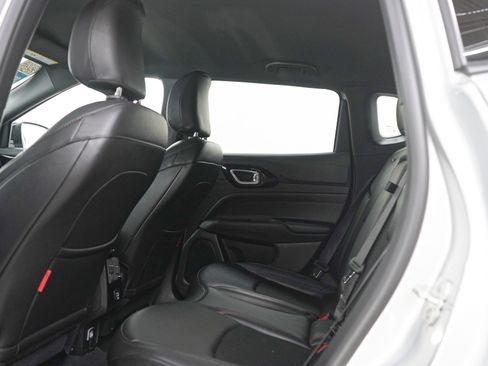 Used 2025 Jeep Compass Trailhawk AWD/4WD image 17