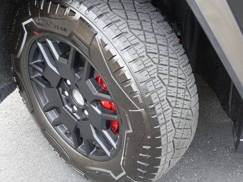 Used 2024 Tesla Cybertruck AWD Crew Cab image 28