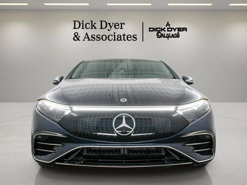 Used 2023 Mercedes-Benz EQS 580 4MATIC Sedan image 4
