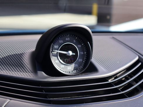 Certified 2022 Porsche Taycan 4 Cross Turismo image 28