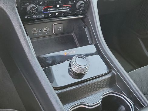 Used 2024 Jeep Grand Cherokee L Laredo image 17