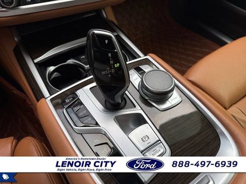 Used 2020 BMW 750i xDrive w/ Cold Weather Package AWD/4WD image 27