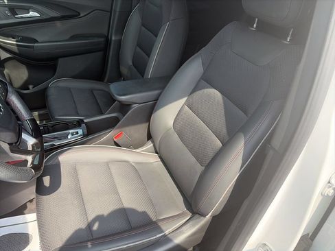 Used 2022 Chevrolet TrailBlazer RS w/ Sun and Liftgate Package FWD image 12