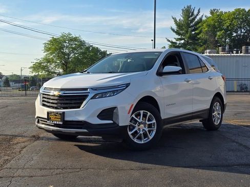 Used 2023 Chevrolet Equinox LT w/ Driver Convenience Package image 3