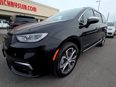 New 2026 Chrysler Pacifica Pinnacle