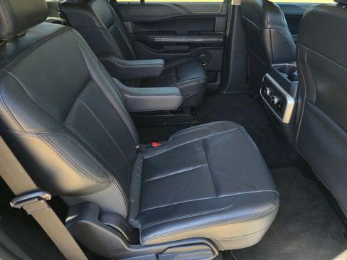 Used 2022 Ford Expedition XLT image 31