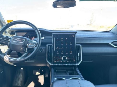 Certified 2024 GMC Acadia Elevation AWD/4WD image 12
