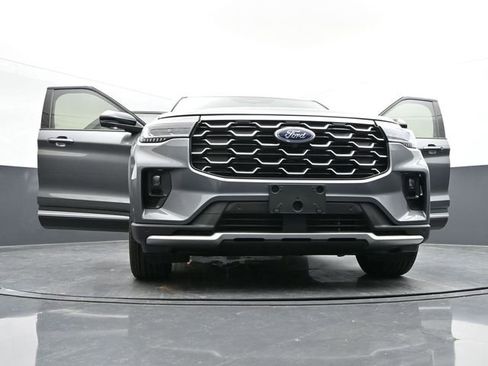 Certified 2025 Ford Explorer Platinum image 34