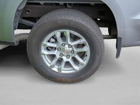 Used 2025 Chevrolet Silverado 1500 LT AWD/4WD image 7