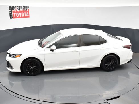 Used 2022 Toyota Camry LE image 17