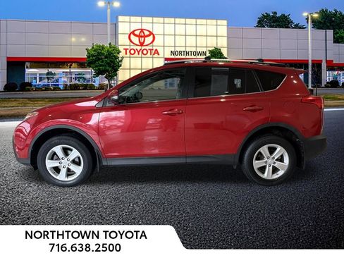 Used 2013 Toyota RAV4 XLE w/ Preferred Accessory Pkg image 2