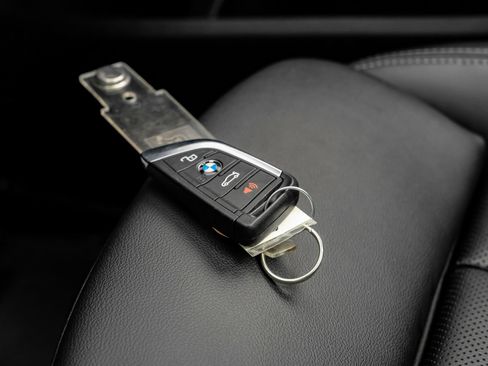 Used 2025 BMW X4 xDrive30i w/ Premium Package image 63