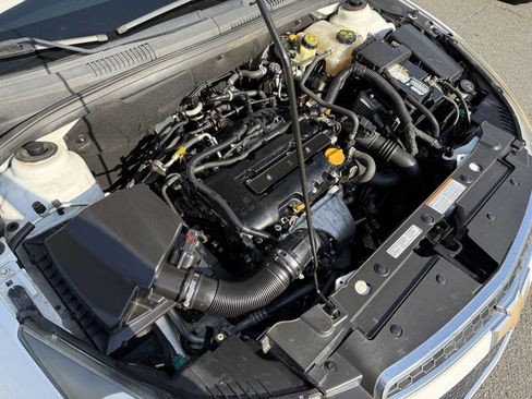 Used 2013 Chevrolet Cruze LT image 24